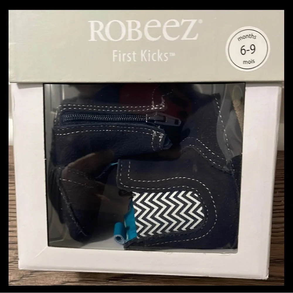 Robeez infant size 3 (6-9 mo) shoes